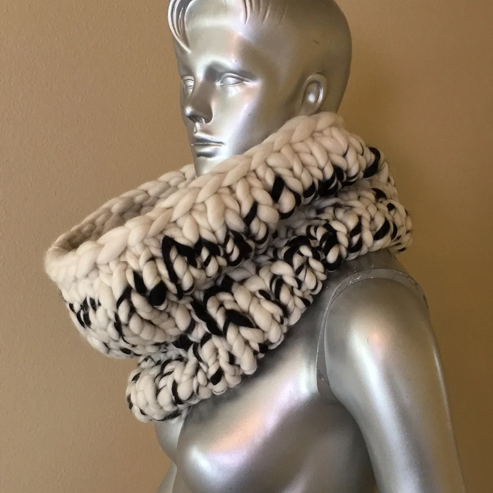 MISCHA LAMPERT WOMEN'S LARGE SNOOD SCARF
